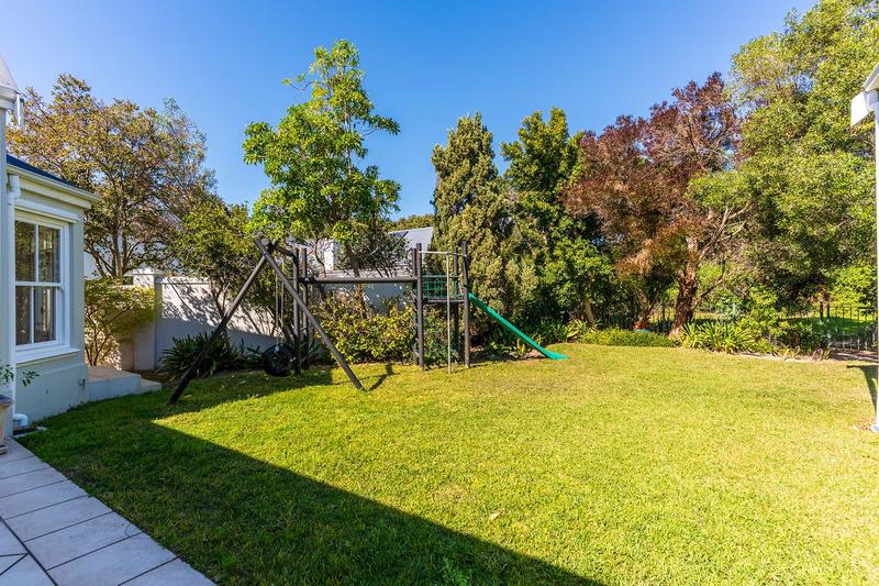 To Let 5 Bedroom Property for Rent in Steenberg Estate Western Cape